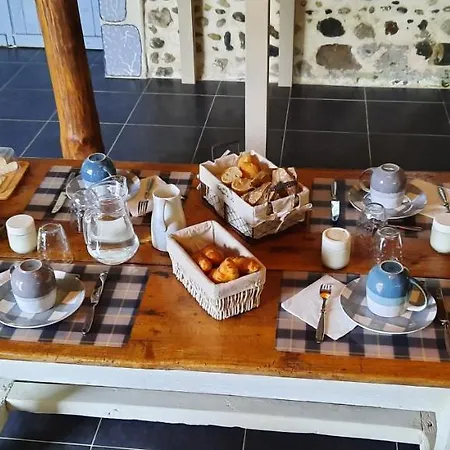 לינה וארוחת בוקר La Ferme Aux Fleurs