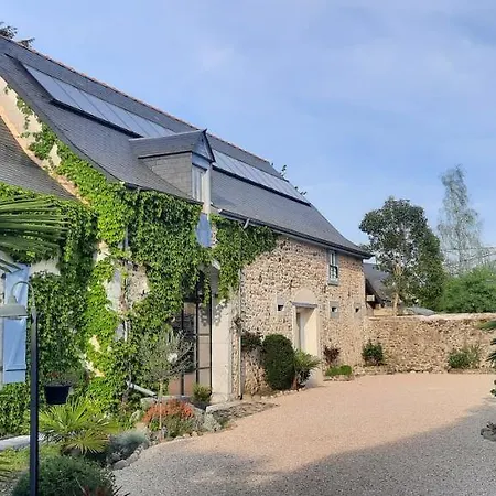 לינה וארוחת בוקר La Ferme Aux Fleurs Ossun