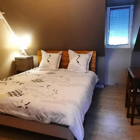 La Ferme Aux Fleurs לינה וארוחת בוקר